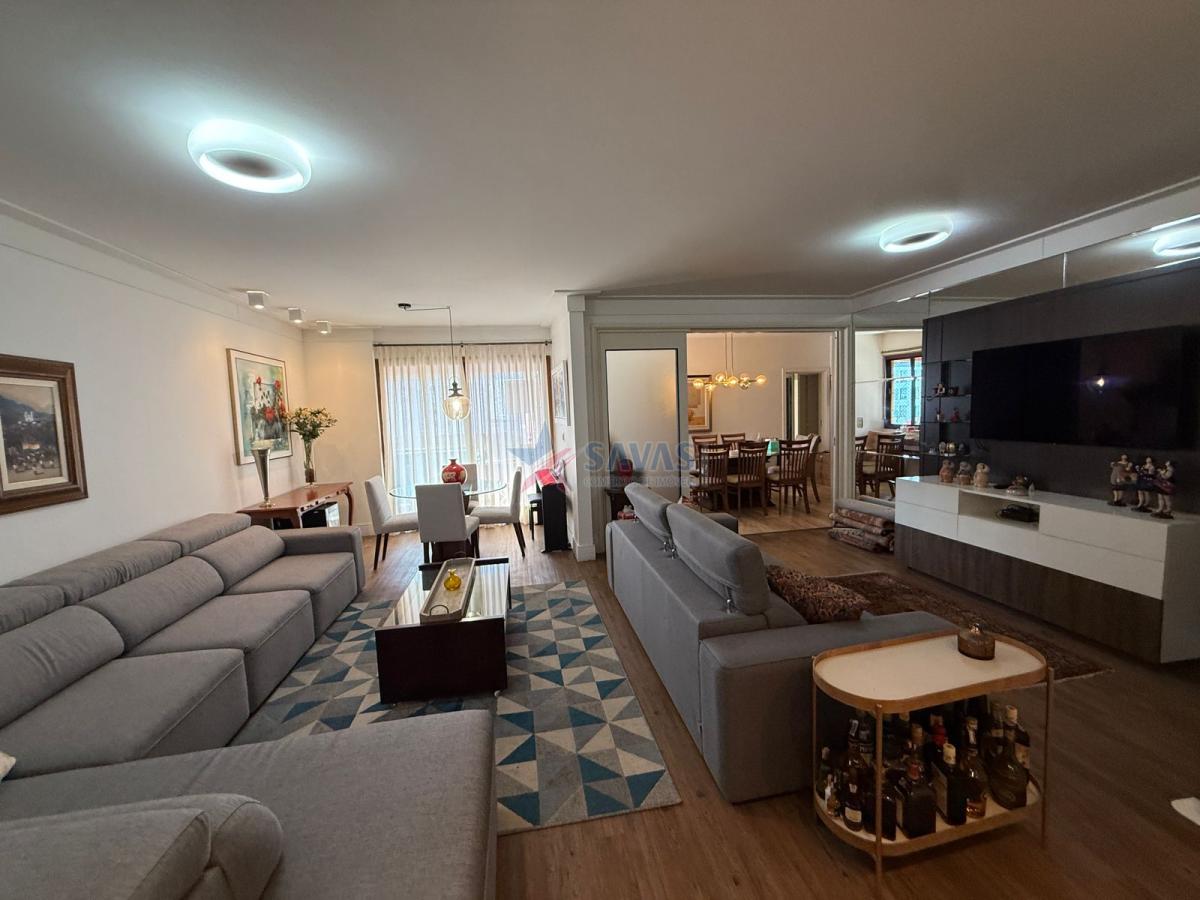 ESPAÇOSO APTO 4 DORMTITÓRIOS - 2 VAGAS - CENTRO 