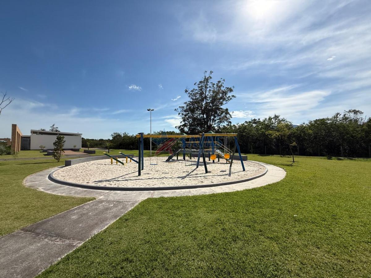 EXCELENTE TERRENO EM CONDOMÍNIO FECHADO