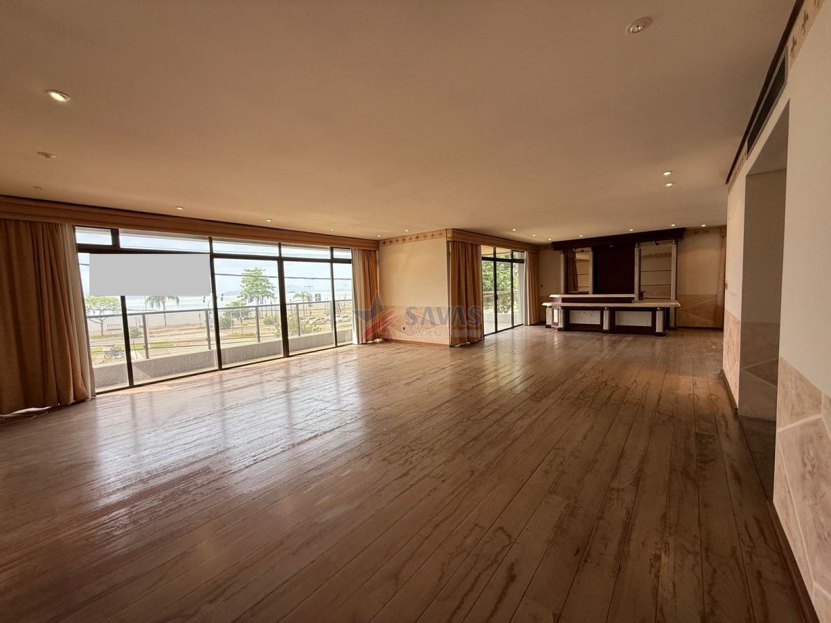 CONFORTÁVEL 4 SUÍTES NA BEIRAMAR - 5 GARAGENS 